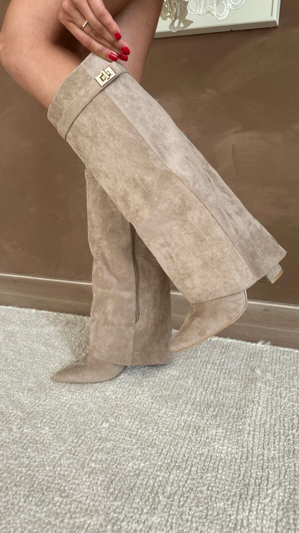 Ariana | Stiefel und ein Gratis-Geschenk