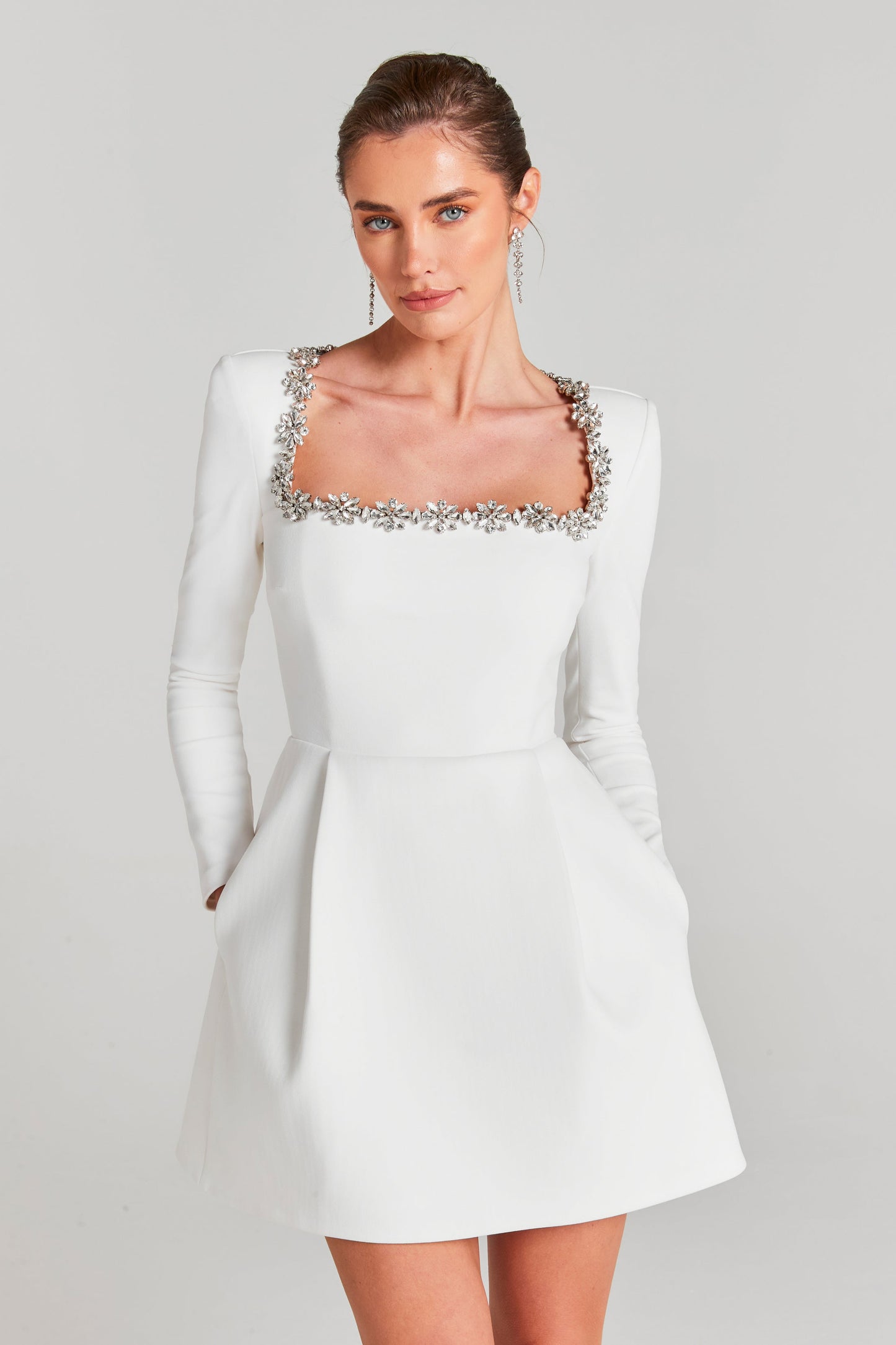 Langarm-Kleid mit Kristallen